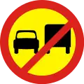 No overtaking by goods vehicles