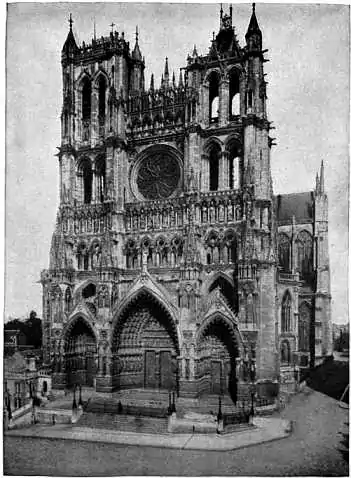 1911 Britannica-Architecture-Amiens Cathedral.png