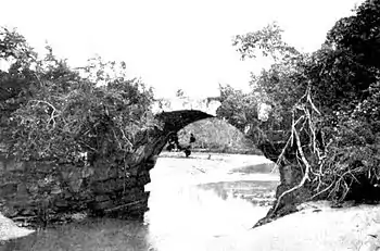 24-Bridge at entrance to Old Panama 300 yrs old.jpg