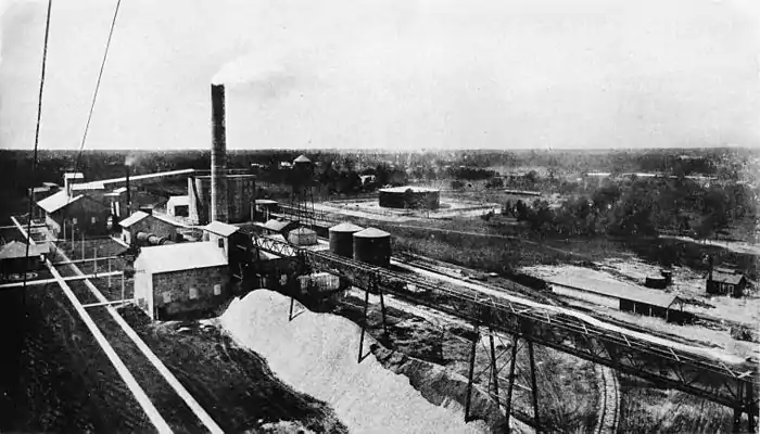 Collier's 1921 Texas - cement works.jpg