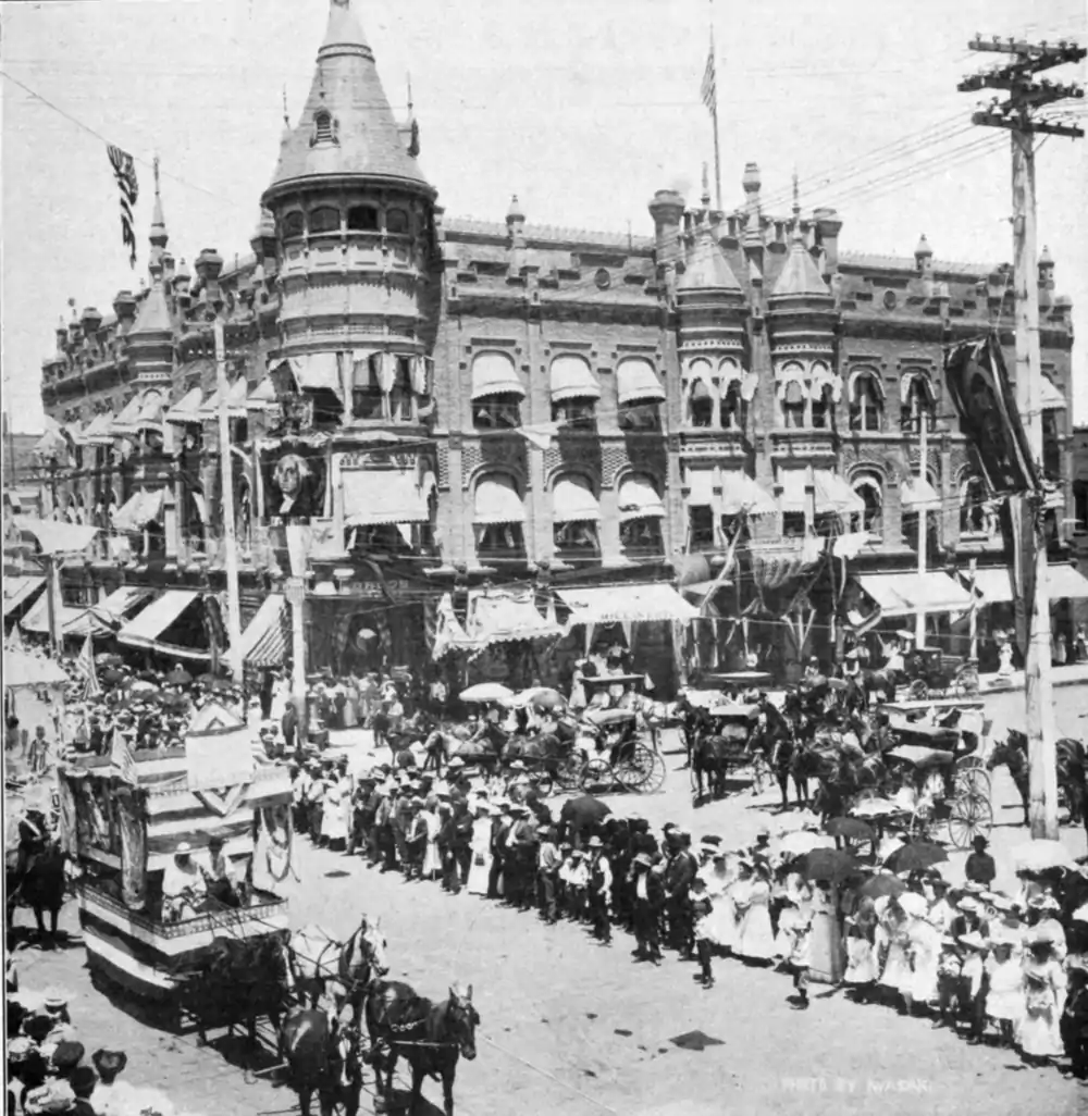 Looters of the Public Domain 407.png