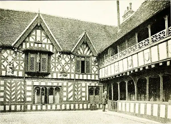 The Quadrangle, Leicester's Hospital, Warwick.jpg