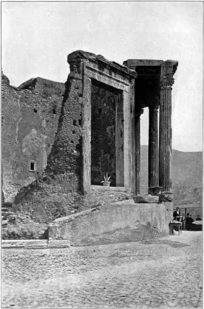 Vitruvius the Ten Books on Architecture - Example of Opus Incertum, the Circular Temple at Tivoli.jpg